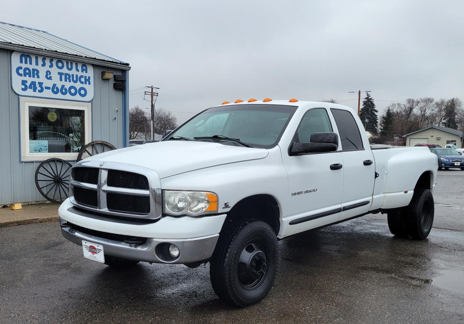 2005 White /Black Dodge Ram 3500 SLT (3D7LS38C85G) with an 5.9L I6 24V Cummins engine, 6 Speed Manual transmission, located at 450 N Russell, Missoula, MT, 59801, (406) 543-6600, 46.874496, -114.017433 - Photo#1